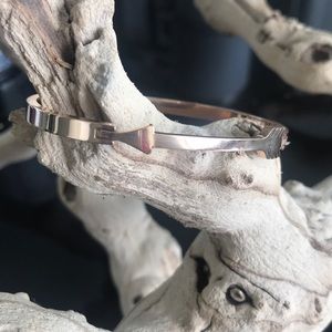 Rose Gold Arrow Bangle